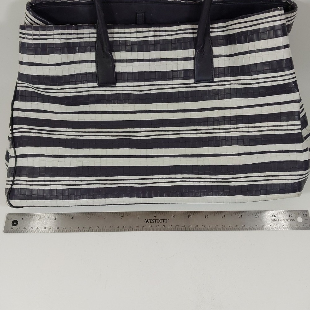 COACH BLEECKER EMBOSSED LEATHER LARGE STUDIO TOTE F31081 BLUE/WHITE PURSE - Picture 16 of 16